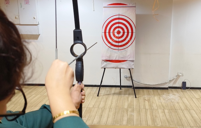 Archery game rental Kanpur, archery for events, birthday archery game, wedding archery activity, corporate event archery, school event games, college fest activities, Page One Memories