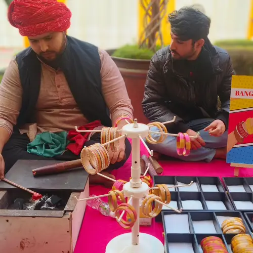 Lakh Churi Wala Carnival Artist in Gurgaon