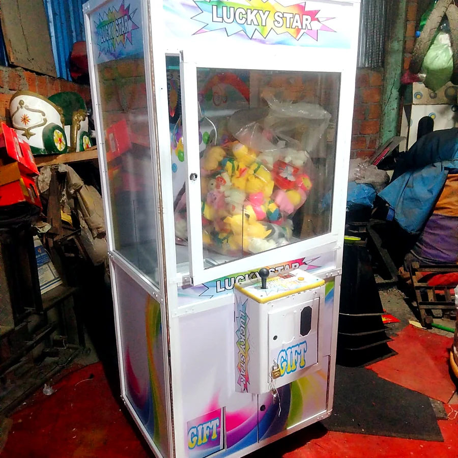 Prize grabber machine for corporate events