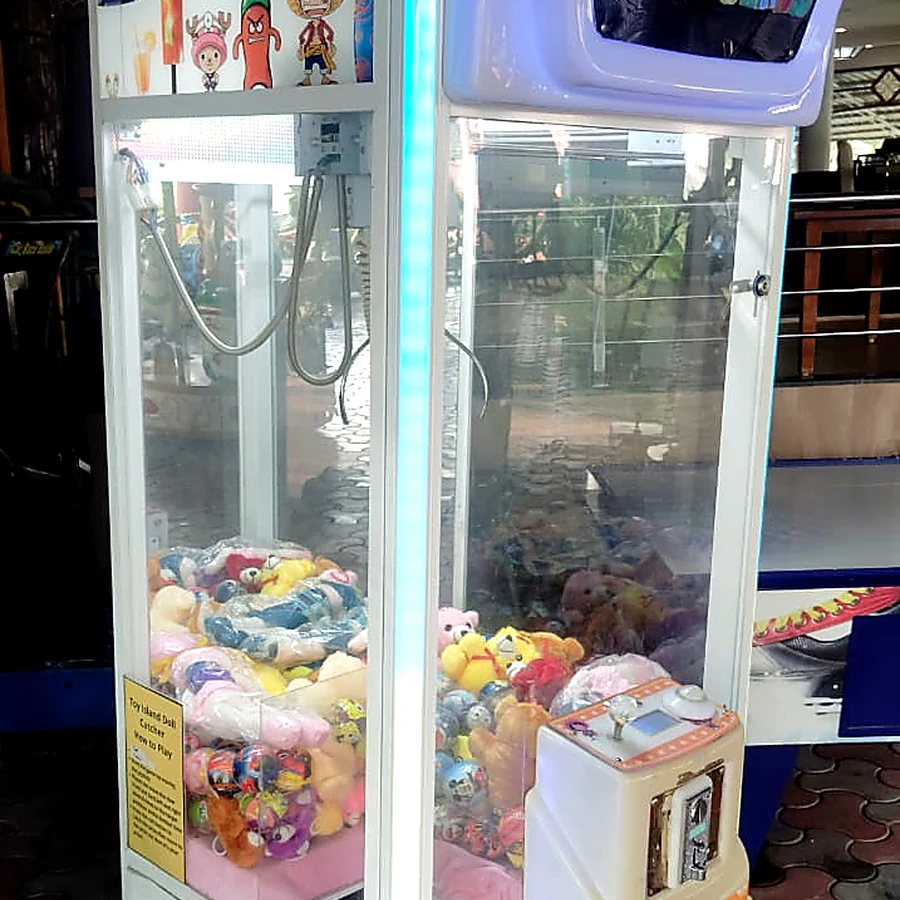 Toy crane machine for Mumbai parties