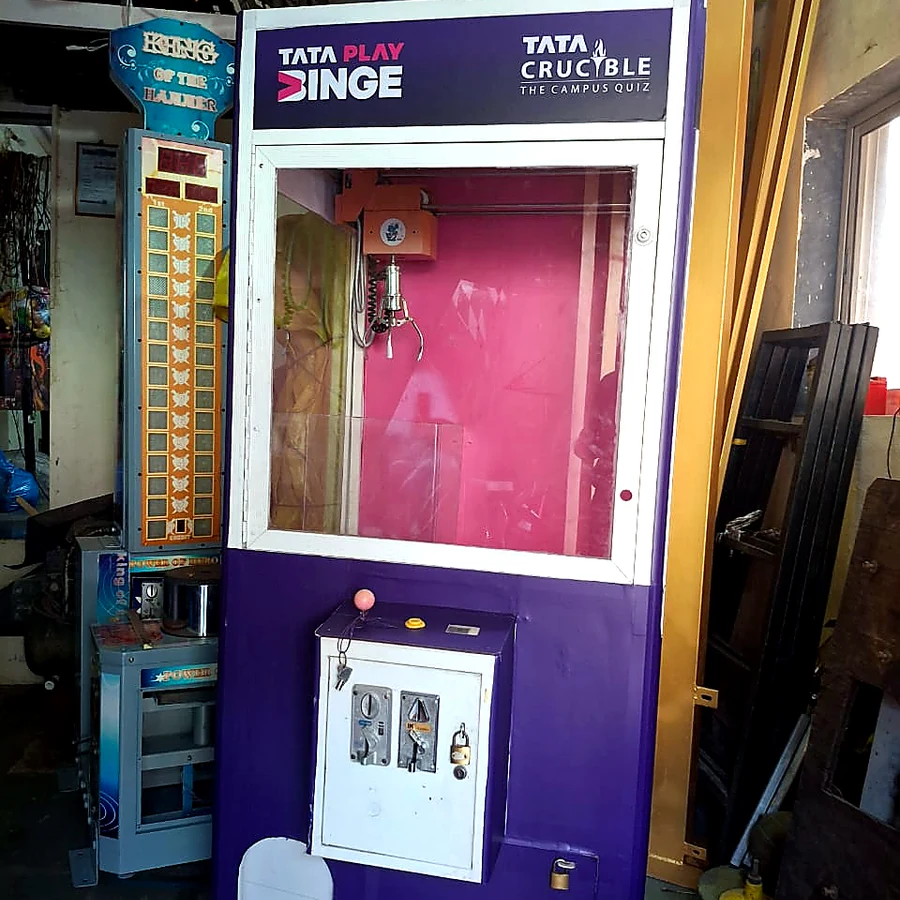 Claw machine for Mumbai brand activations