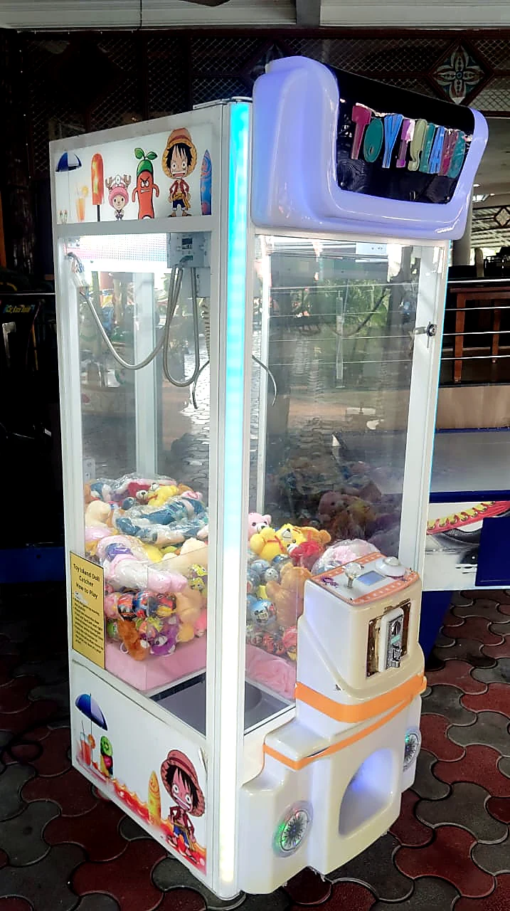 Toy claw machine rental in Mumbai Toy claw game machine available for Mumbai events
