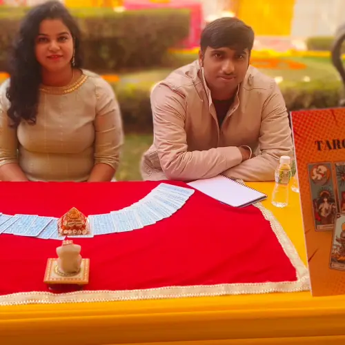 Tarrot Card Reader Carnival Artist in Gurgaon