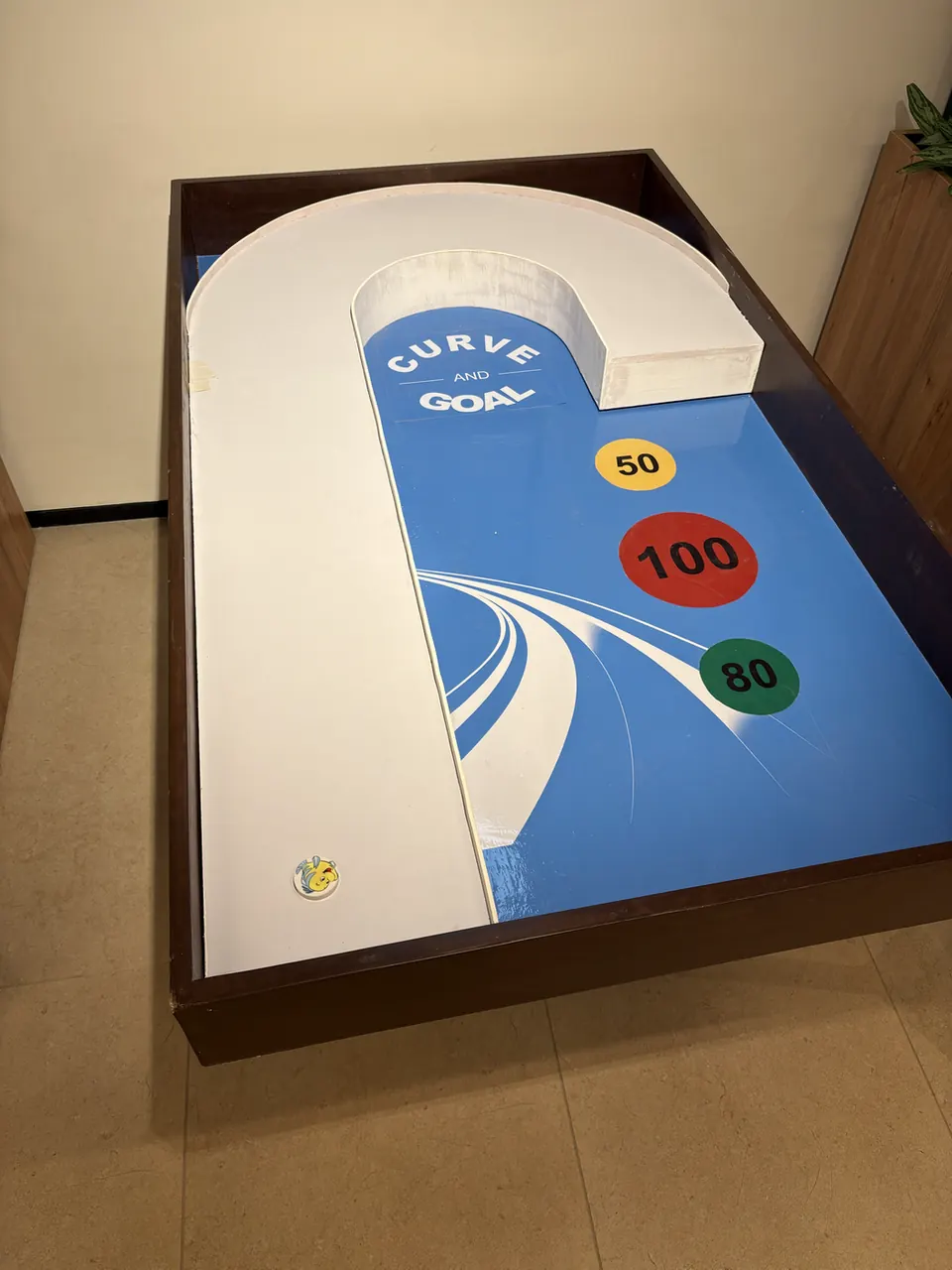 Curve and Goal wooden game on rent in Noida